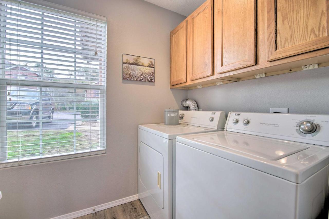 Branson Apartment With Pool - 5 Mi To Marvel Cave! Luaran gambar